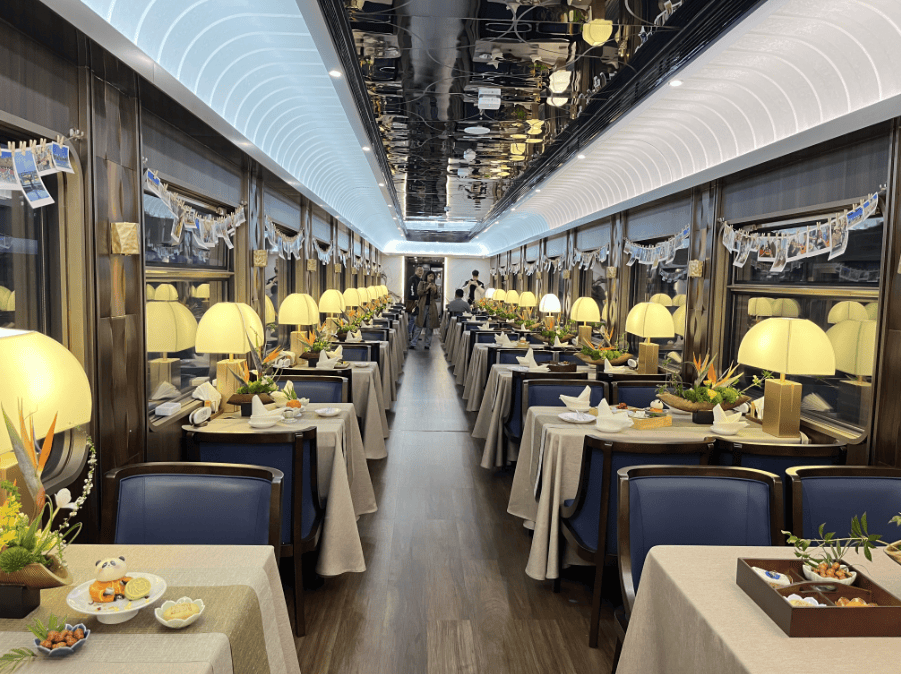 游专列“熊猫专列·成都号”：班期价格新鲜出炉开元棋牌网站2026年成都出发到新疆豪华旅(图7)