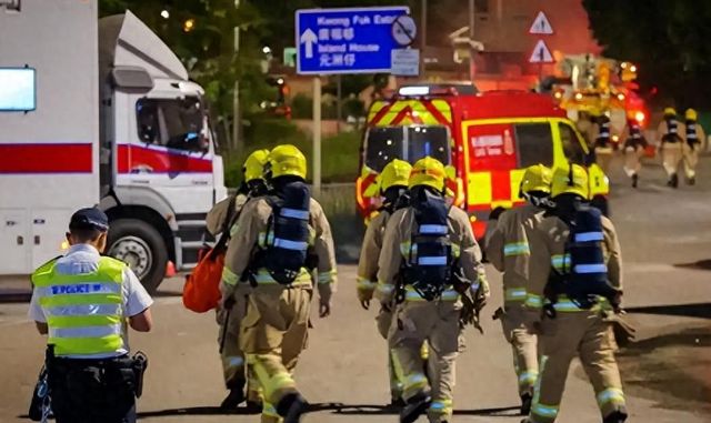 诚超其他三大家族谢霆锋何超琼500万ky开元棋牌四大家族为火灾捐款李嘉(图9)