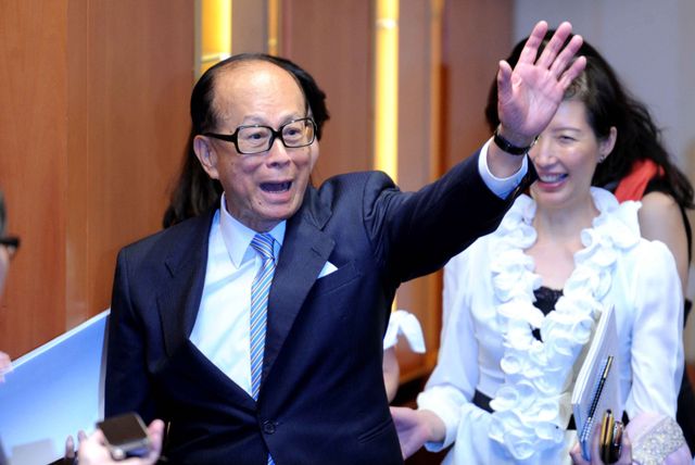 诚超其他三大家族谢霆锋何超琼500万ky开元棋牌四大家族为火灾捐款李嘉(图11)