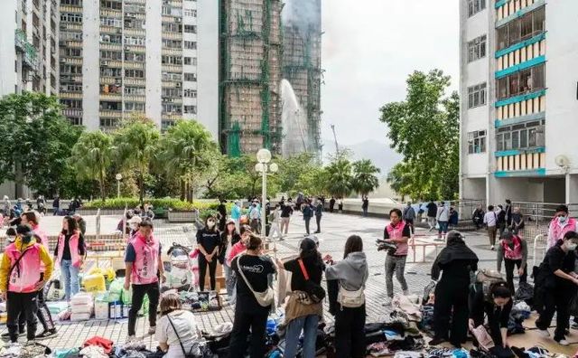 诚超其他三大家族谢霆锋何超琼500万ky开元棋牌四大家族为火灾捐款李嘉(图24)