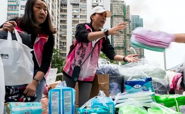 诚超其他三大家族谢霆锋何超琼500万ky开元棋牌四大家族为火灾捐款李嘉(图19)